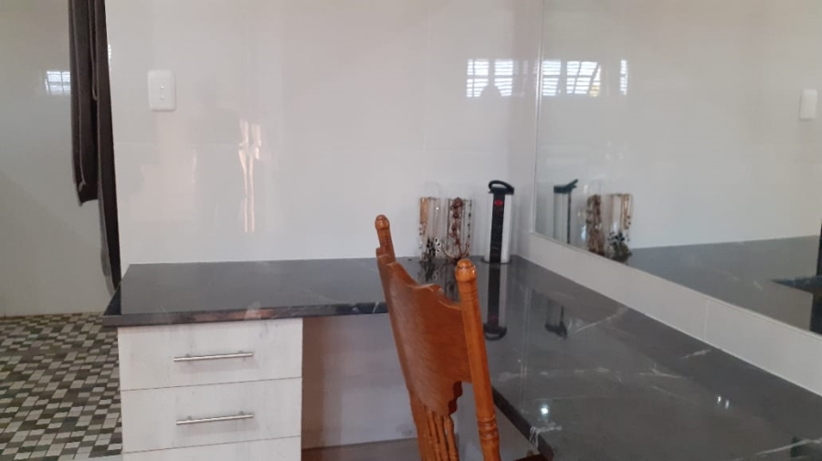 5 Bedroom Property for Sale in Campher Park Eastern Cape